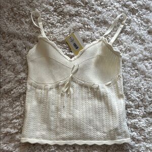 Aritzia soloist tank NWT size small